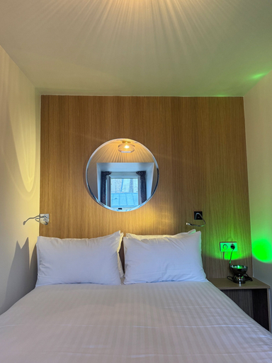 Bedroom 3, Hôtel Montmartre, Paris
