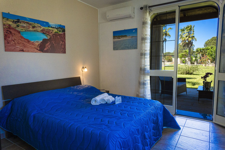 Room 5, Villa El Capitano with garden and pool, Lecce
