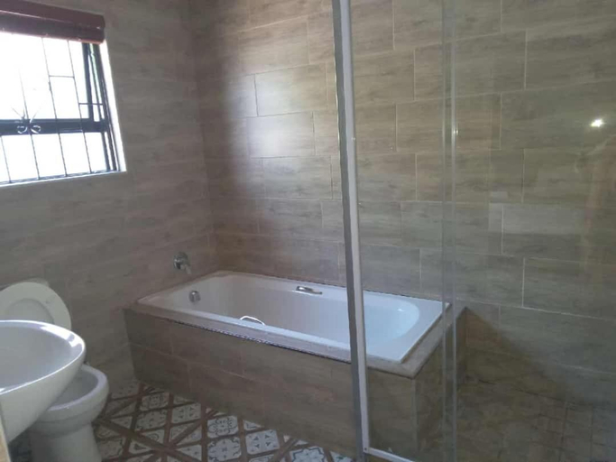 Bathroom 4, Victoria Lodge Studio Apartment, City of Cape Town