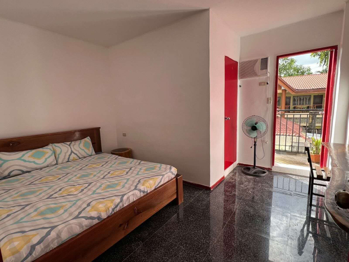 Bedroom 2, PANDA GUEST HOUSE, Coron