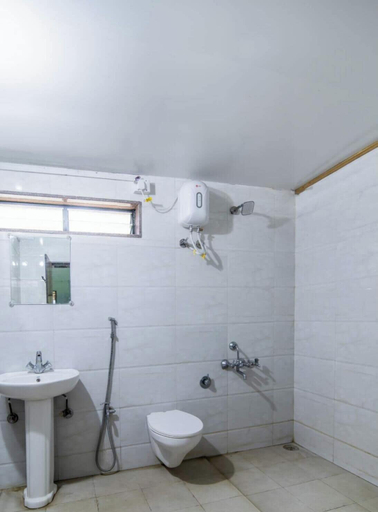 Bathroom 4, Green Living Farm House, Nashik