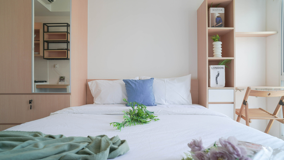 Bedroom 2, Compact and Cozy Studio at Apartment Tokyo Riverside PIK 2 by Travelio, Tangerang