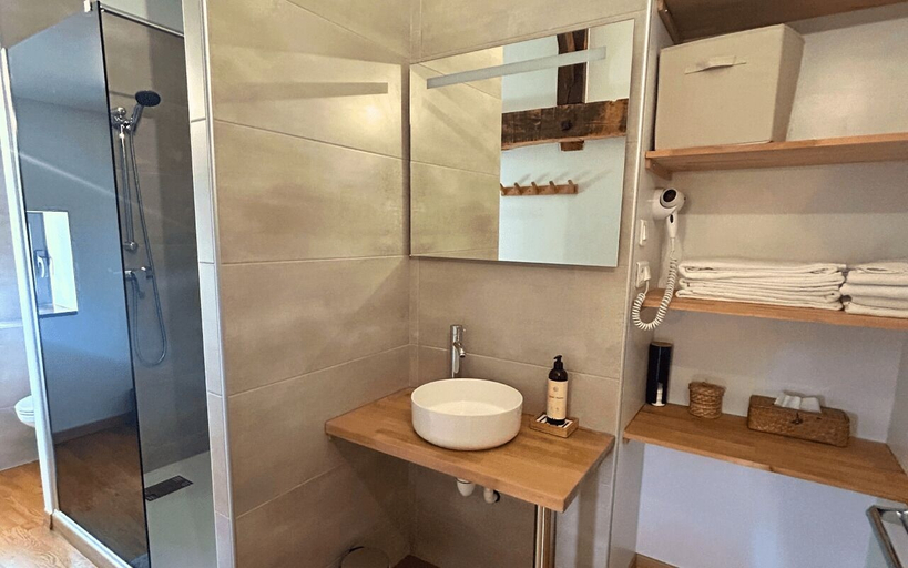 Bathroom 5, Le Domaine de Gorneton, Isère