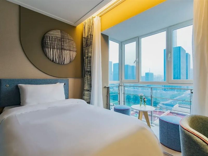 Bedroom 2, Home Inn (Tianjin Binhai New District MSD Customs Building), Tianjin