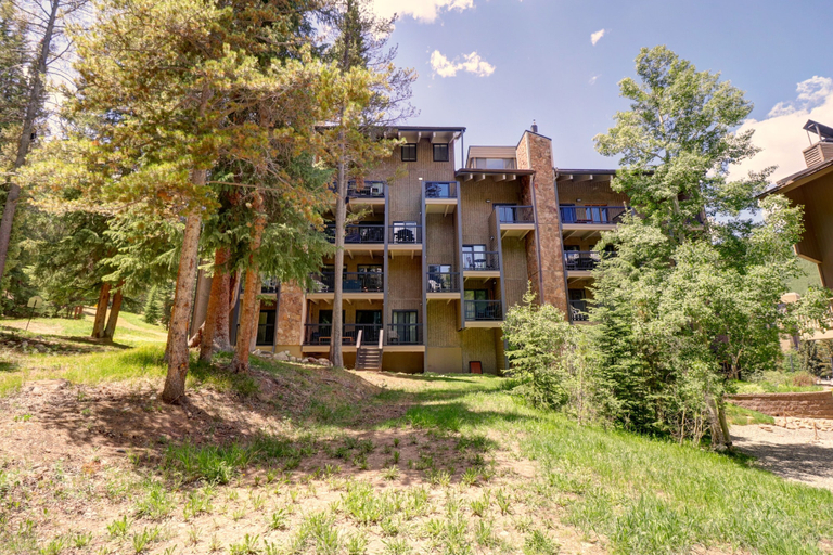 Exterior 2, CM447H Hotel Room 1Br 1 Ba, Summit
