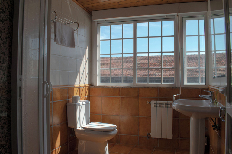 Bathroom, Hostal Galicia, Lugo