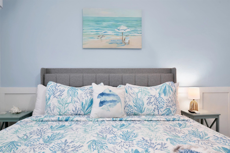Room 4, East Gulf Dockside Beach Homes, Pinellas