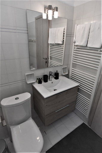 Bathroom 3, Villa Rodea, Crete