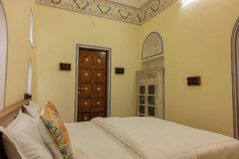 Room 2, Jeevan Haveli Heritage Hotel And Museum, Jhunjhunun