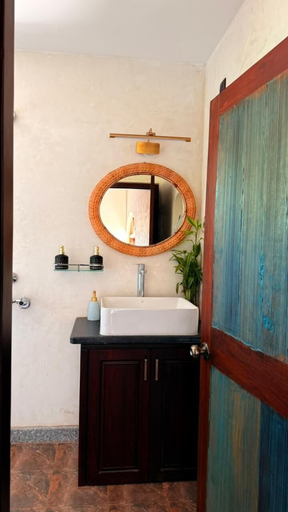 Bathroom 2, Chique Shanti Villa, North Goa
