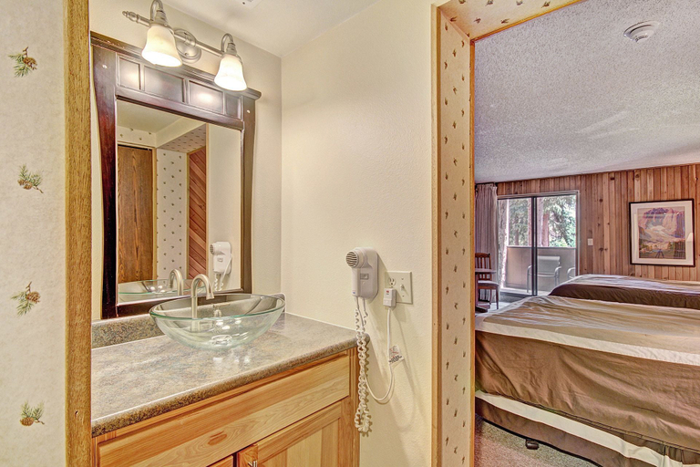 Room 2, CM112H Copper Mtn Inn Studio Studio Bedroom 1Bathroom Hotel Room, Summit