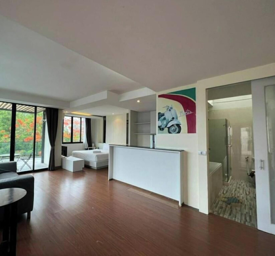 Others 5, Chalay Monta, Hua Hin