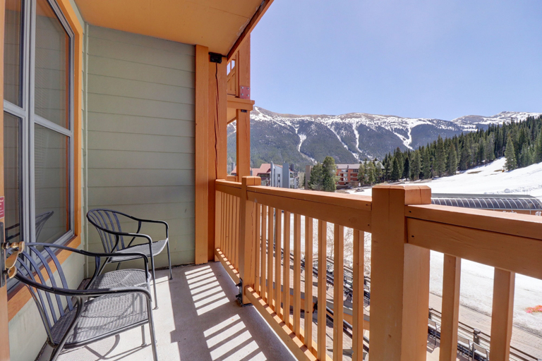 Property grounds 2, Perfect Location, With Amazing Views - CO422 by RedAwning, Summit