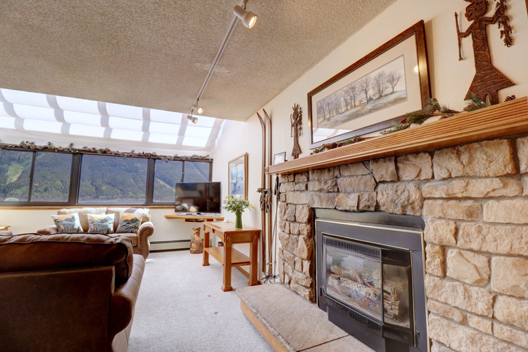 Interior 4, Vs741 Village Sqaure 3 Bedroom Condo by RedAwning, Summit