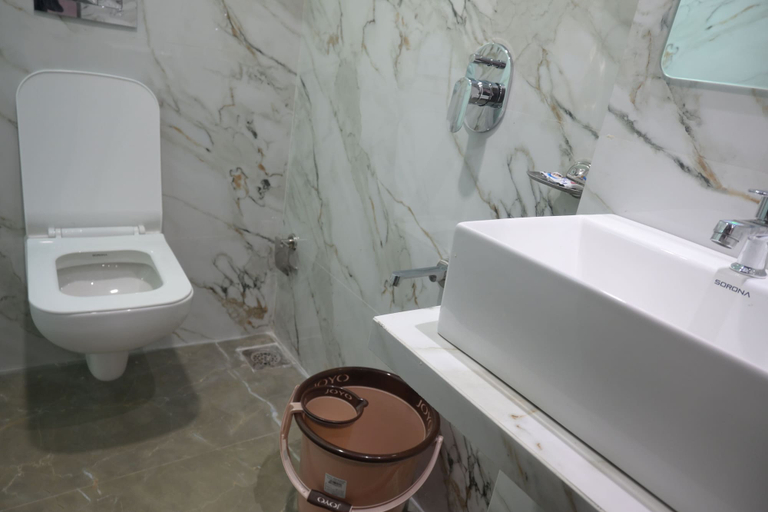 Bathroom 4, Hotel Classy Comfort, Mumbai Suburban