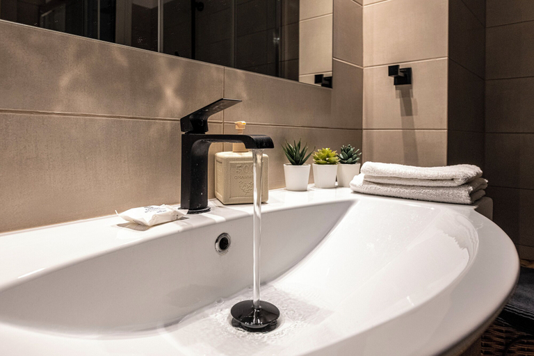 Bathroom 3, Alopece City Apartment, Attica