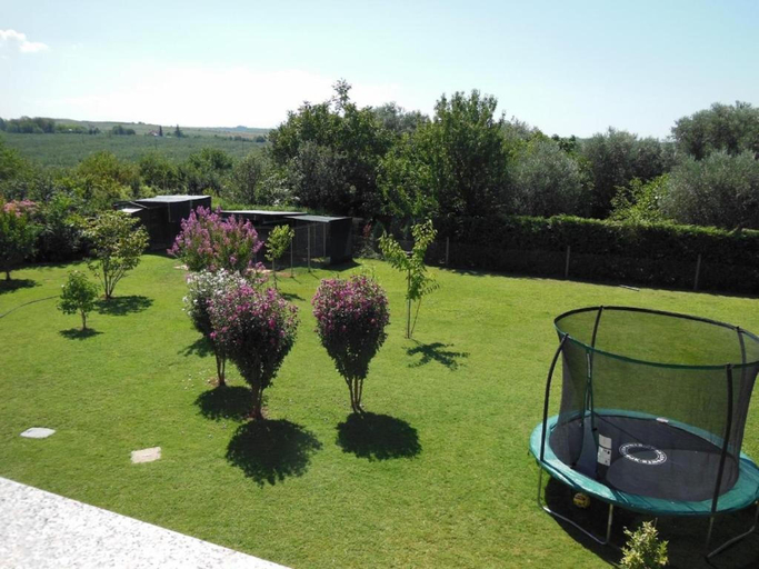 Garden 4, Apartment with terrace and garden access, Umag