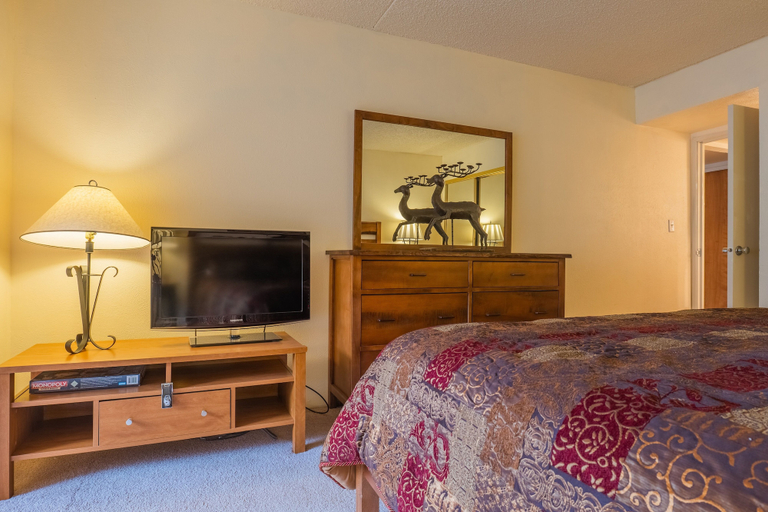 Room 2, Sh301 Summit House 1 Bedroom Condo, Summit