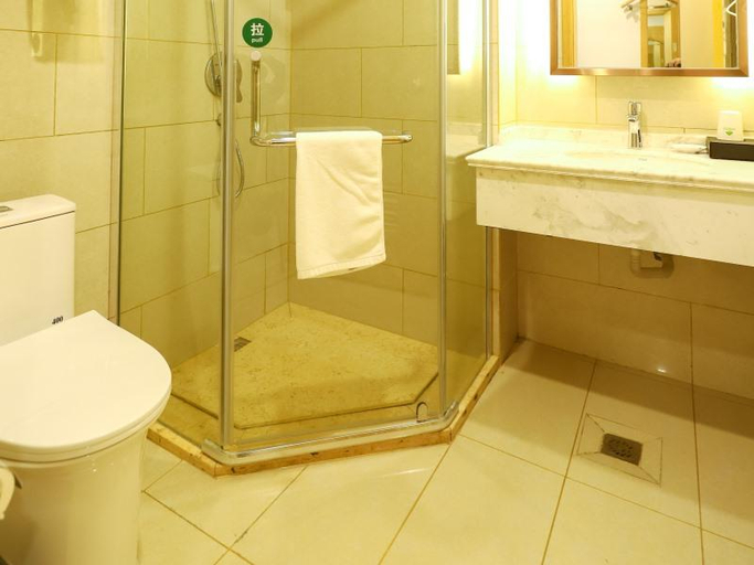 Bathroom, GreenTree Inn Yichun Development Zone Bus Terminal Express Hotel, Yichun
