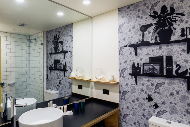 Bathroom 5, Atura Albury, Albury