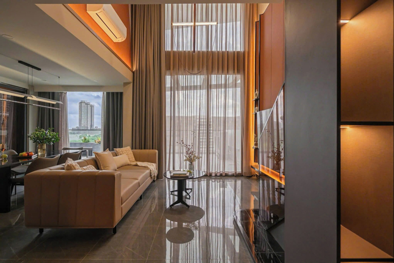 Room 3, Luxury Residence at Metropole, District 2