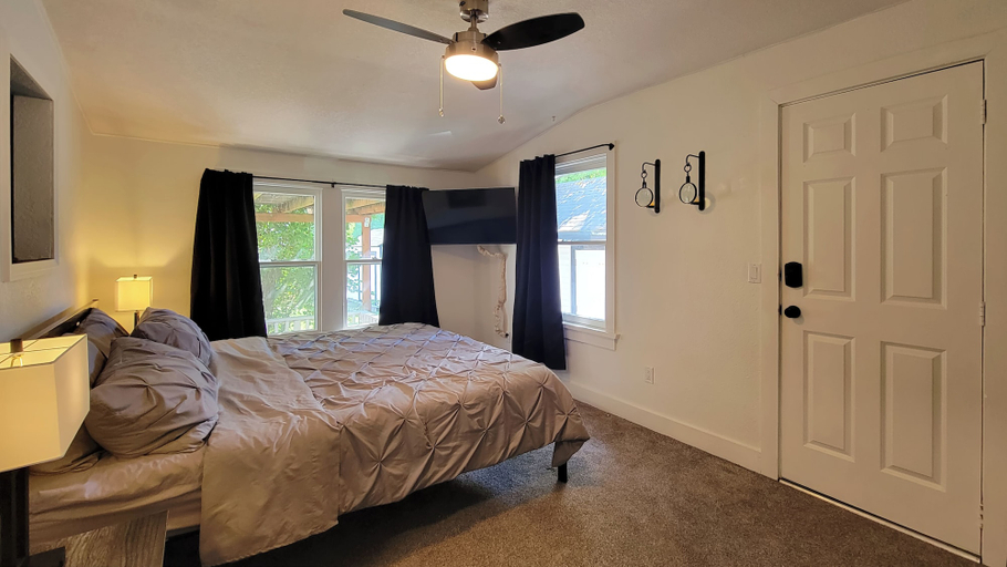 Room 5, Rosewood Collective- House & Studio, Jackson
