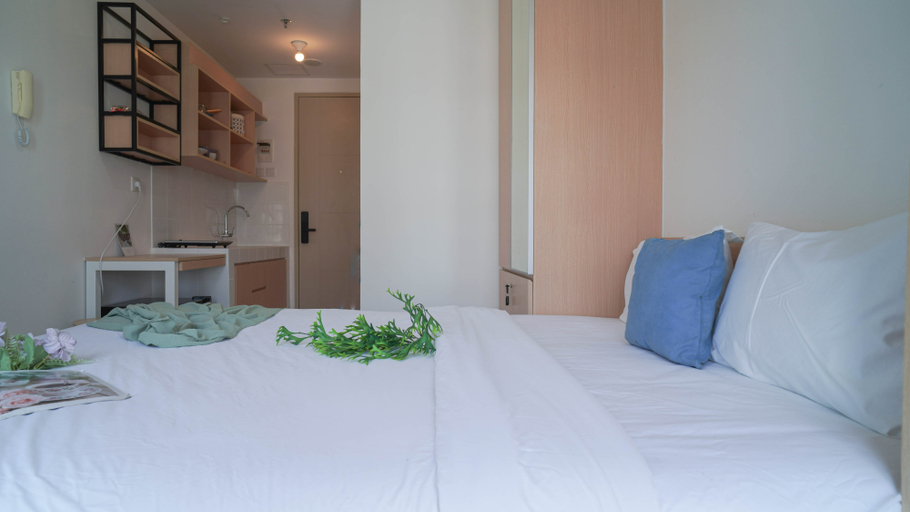 Bedroom 3, Compact and Cozy Studio at Apartment Tokyo Riverside PIK 2 by Travelio, Tangerang