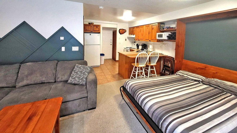 Room, Timberline Village #12 Home, Thompson-Nicola