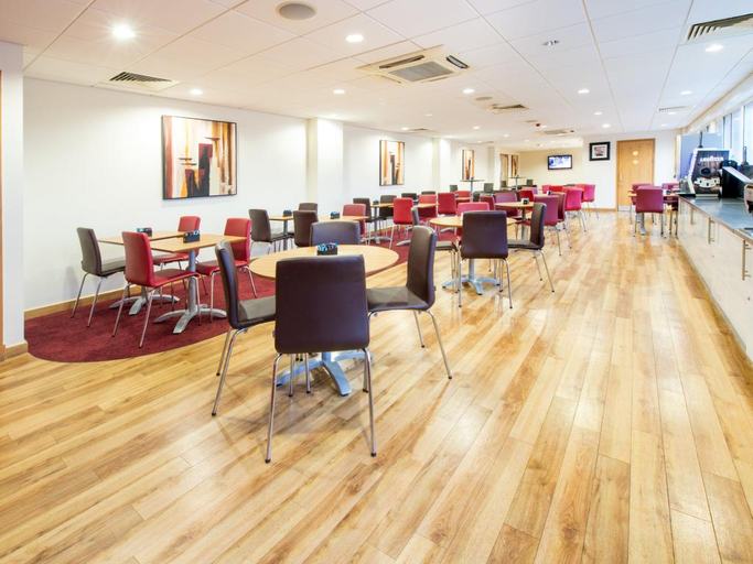 Food & Drinks, Travelodge Loughborough Central, Leicestershire