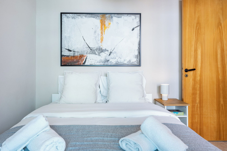 Room 3, Calina - 3-BR Apt & Pool in Mackenzie, Larnaca