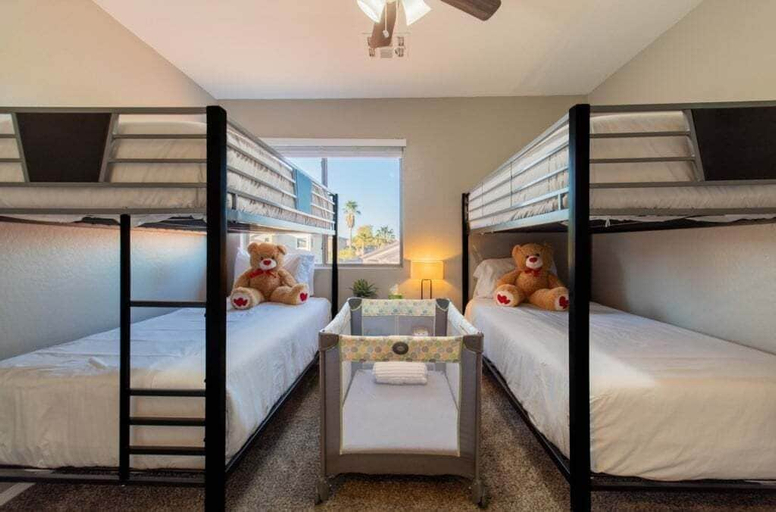 Room 5, Casa Aria 4br Home & Heated Pool 4 Bedroom Home, Pinal