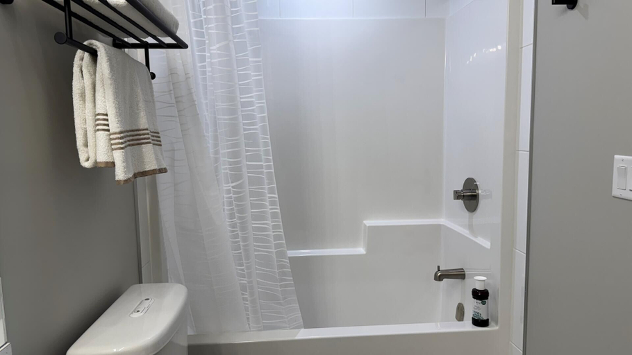 Bathroom 2, Powder Heights #25 2 Bedroom Home, Thompson-Nicola