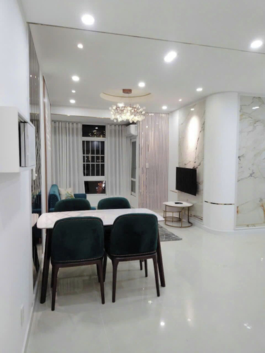 In-room dining 2, Sky Garden 3 Apartment by Diamond Suite, District 3