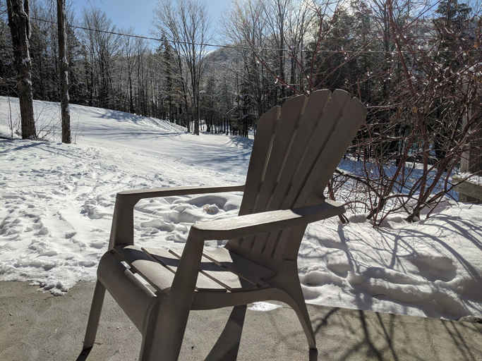 Exterior 5, Au pied des pentes, La Haute-Yamaska