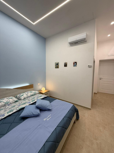 Room 2, Minichino House B&B, Napoli