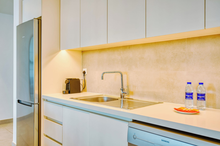 Private kitchen 3, PVH - Serene Central 2BR - Creek Horizon, Dubai