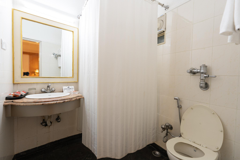 Bathroom, Hotel Pai Comforts, Bangalore