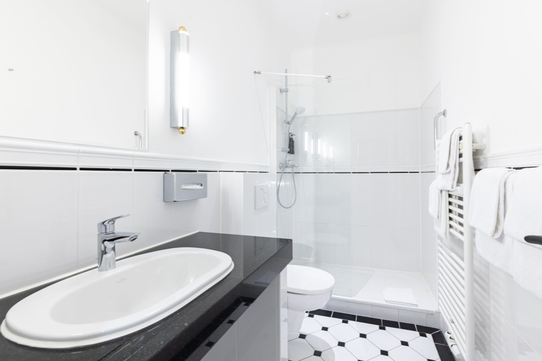 Bathroom 3, Garner Hotel BERLIN - MESSE by IHG, Berlin