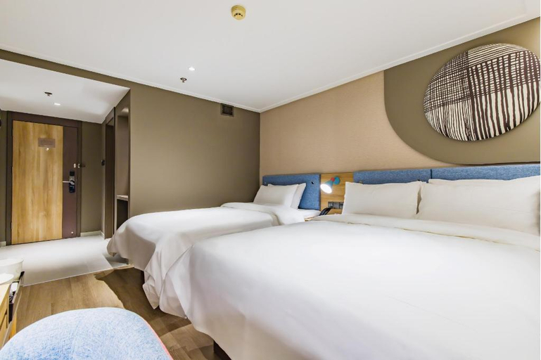 Bedroom 2, Home Inn (Tianjin Binhai New District MSD Customs Building), Tianjin
