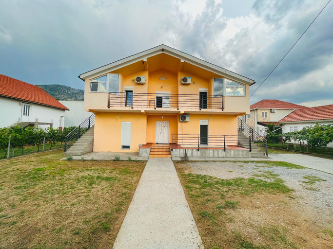 Exterior & Views 5, House of peace