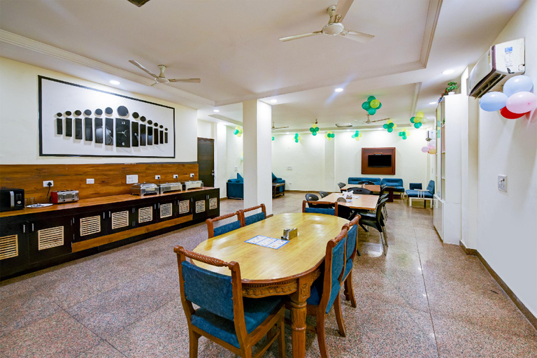 Food & Drinks, Hotel The White Sand Suites, Delhi