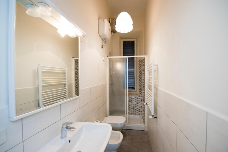 Bathroom 3, Fortezza Apartment , Florence