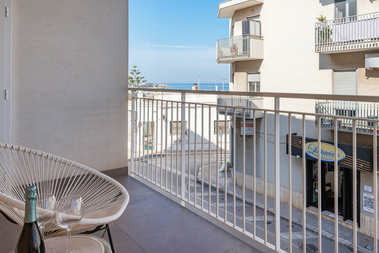 Property grounds 5, Marina Apartment 100m From Sea, Bari