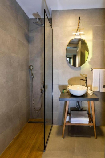 Bathroom 3, Yalipark Beach Hotel, Bodrum