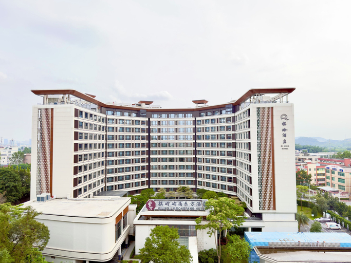 Front of property, Qiling LN Dongfang Hotel, Guangzhou