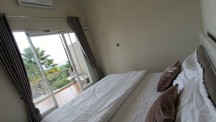 Villa NoRa with Private Pool at Batu Malang, Batu