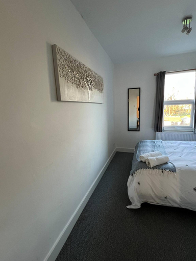 Bedroom 4, Hill Grove 2 Bedroom Apartment, Southend-on-Sea
