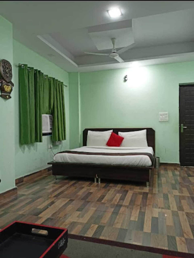 Room 5, Hotel Rameshwaram Inn, Garhwal