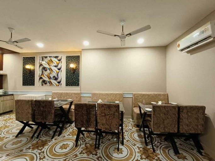 Restaurant, NEIGHBOUR INN APART HOTEL, Chennai