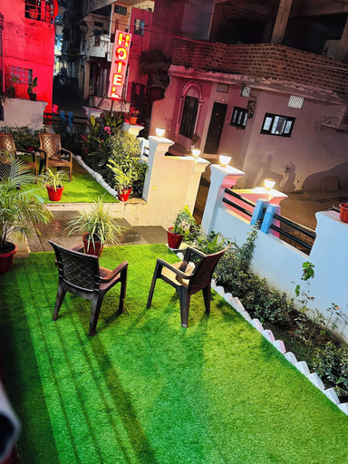 Garden, Gokul hotel, West Nimar